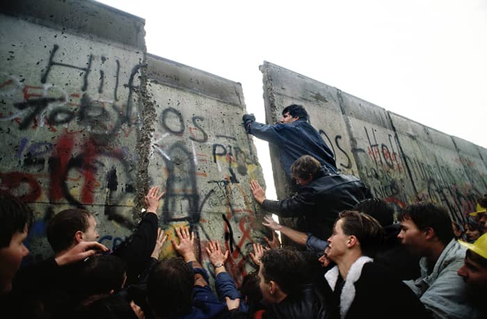 10 Nov 1989 | Fall of the Berlin Wall